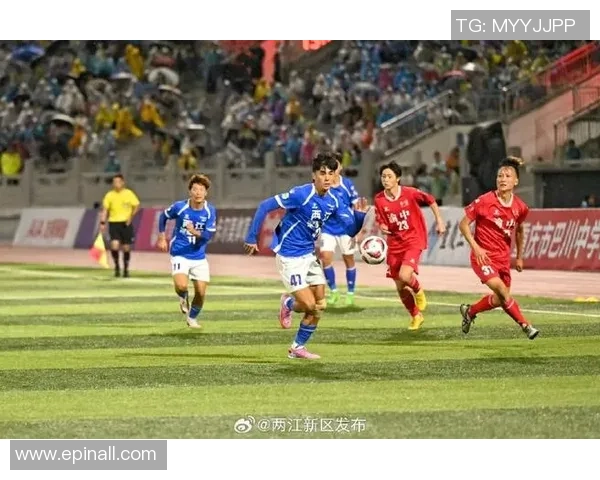 联赛特别报道：重庆足球队的逆袭之旅