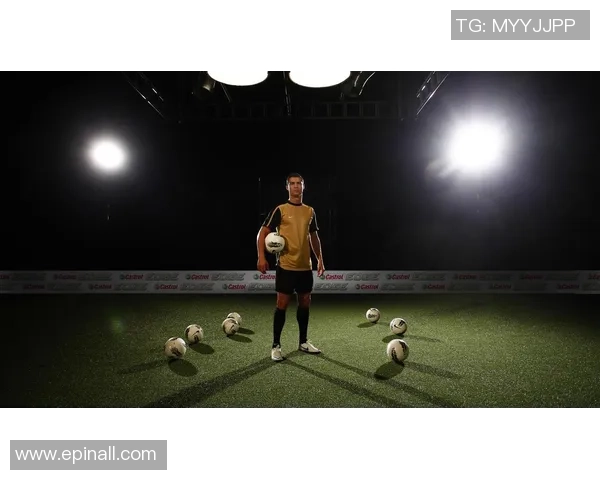 足球明星壁纸与时尚服装的完美结合让你尽享球场魅力与潮流风尚